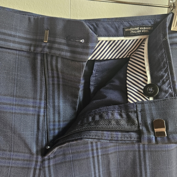 Banana Republic Logan Trouser-Fit Washable Italian Wool-Blend Pant in 10L - Picture 5 of 16